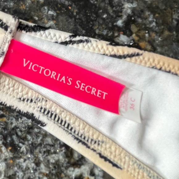 Lot of four Victorias Secret bikini tops all 36C, tops only - Picture 11 of 11